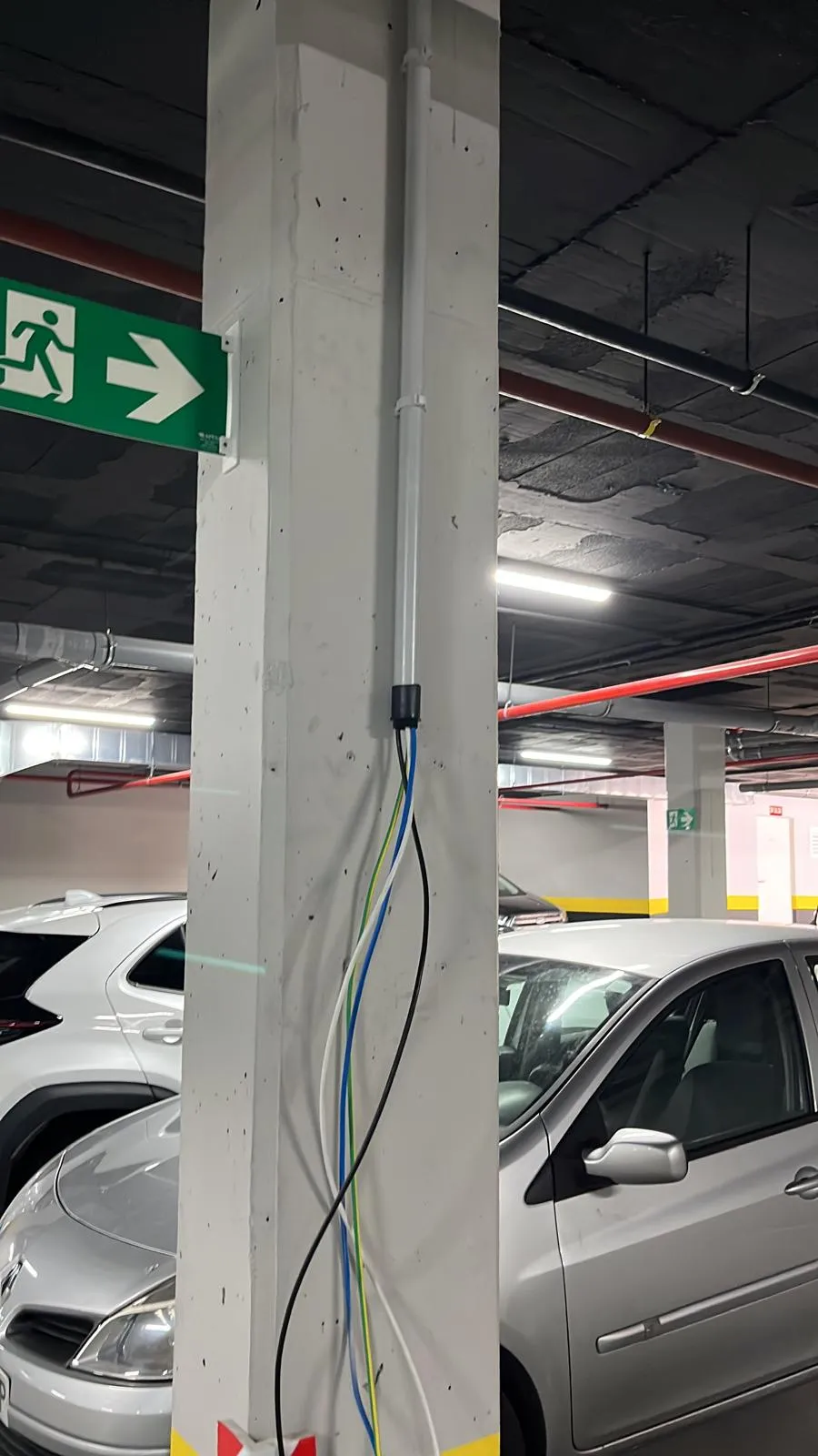 Tubos en garaje con preinstalación