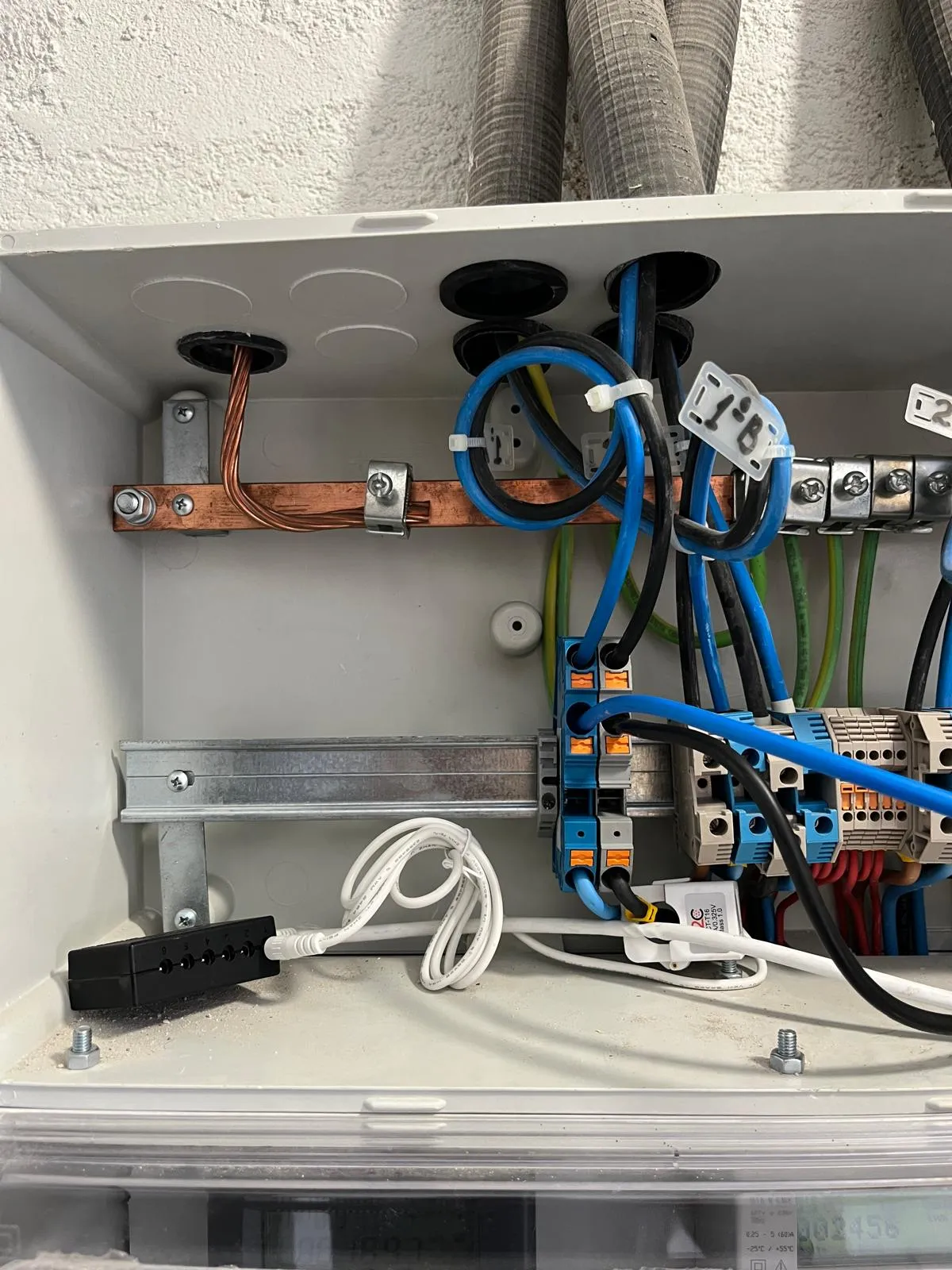 Instalación cargador en comunidad de vecinas Madrid 2