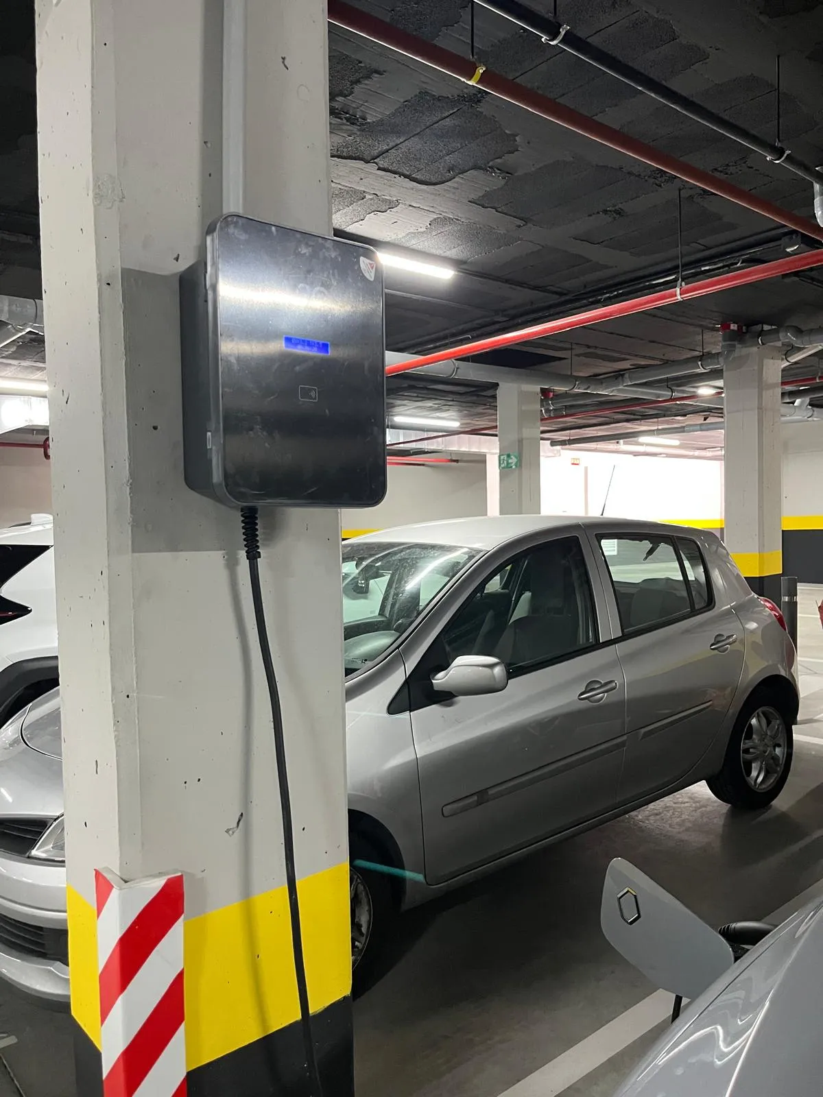 Instalación cargador en comunidad de vecinas Madrid